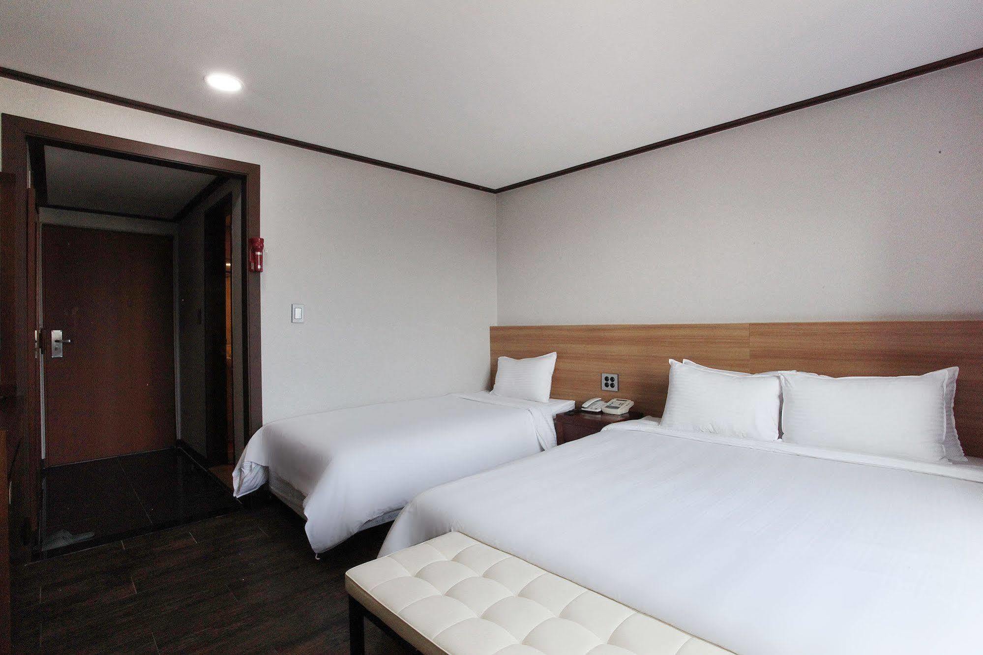 Noblesse Hotel Jeju Exterior foto